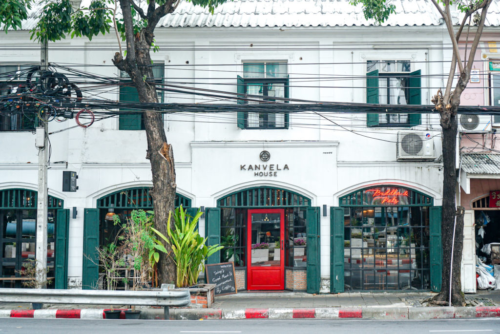 バンコクおしゃれ宿 築80年の建物をリノベ 看板猫のいる旧市街のホステル Kanvela House Dii Bangkok