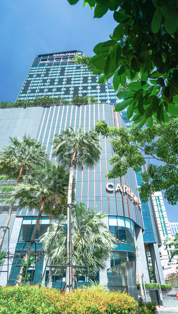 バンコクおすすめランチ 普段使いできる５つ星 カールトンホテルバンコク のプールバー Dii Bangkok